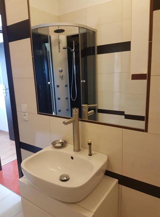 Apartament Nina Skoczów Exteriör bild
