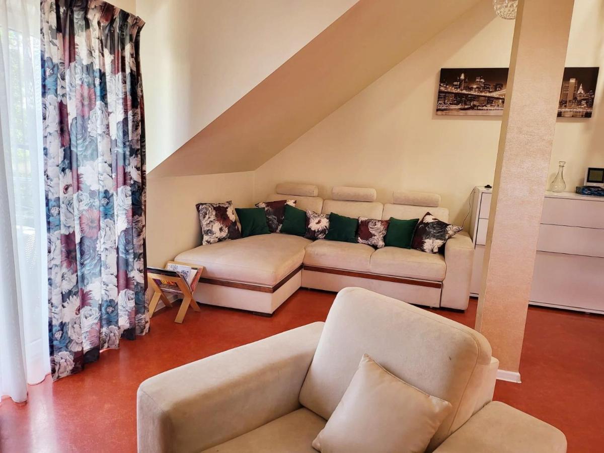 Apartament Nina Skoczów Exteriör bild